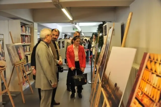 Beü'den Kadınlar Günü'nde Kadın Fotoğrafları Sergisi Beü'den Kadınlar Günü'nde Kadın Fotoğrafları Sergisi