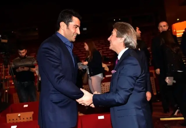 Kenan İmirzalıoğlu: Adam Olan, Kadına Nasıl Davranacağını Bilir Kenan İmirzalıoğlu: Adam Olan, Kadına Nasıl Davranacağını Bilir