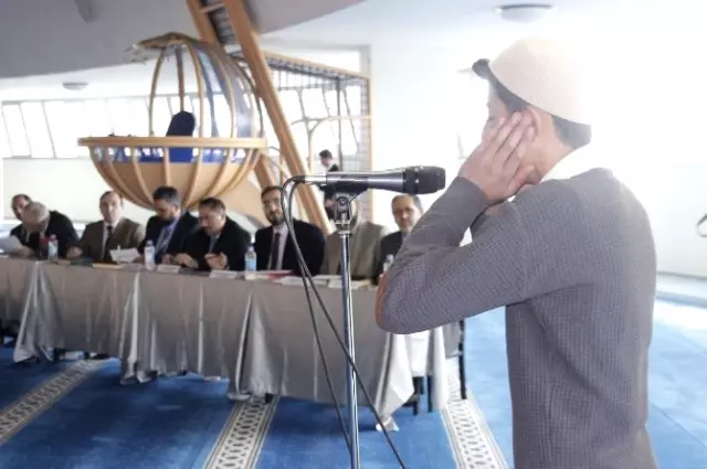 Ezan ve Kur'an Okuma Yarışması Yapıldı Ezan ve Kur'an Okuma Yarışması Yapıldı