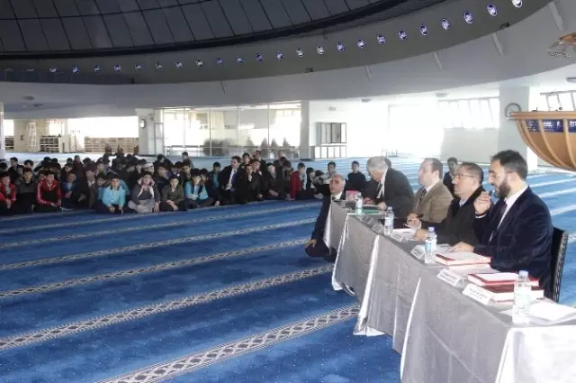Ezan ve Kur'an Okuma Yarışması Yapıldı Ezan ve Kur'an Okuma Yarışması Yapıldı