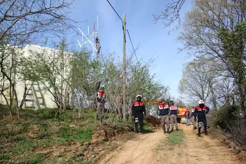 Zonguldak'ta Köylüler Baz İstasyonu İçin Ayaklandı Zonguldak'ta Köylüler Baz İstasyonu İçin Ayaklandı