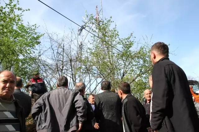 Köylülerden Baz İstasyonu Eylemi Köylülerden Baz İstasyonu Eylemi