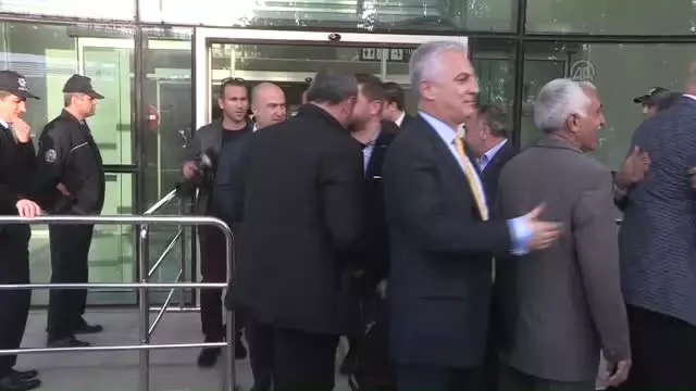 Kılıçdaroğlu, 18 Yaşındaki Lösemi Hastası Genci Ziyaret Etti
