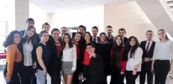 İzmir Üniversitesi: Üniversite Öğrencileri '2 Günde Şirket-i Alem'16' Etkinliğinde Buluştu İzmir Üniversitesi: Üniversite Öğrencileri '2 Günde Şirket-i Alem'16' Etkinliğinde Buluştu