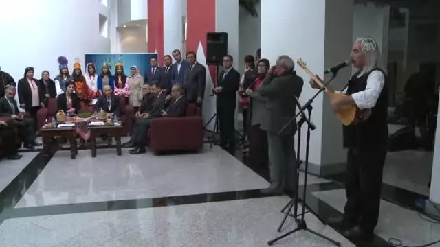 Bahçeli, Sergi Açılışına Katıldı Bahçeli, Sergi Açılışına Katıldı