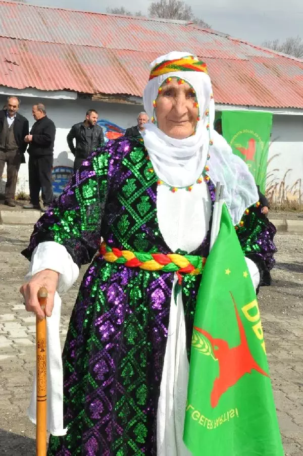 Tatvan'da Nevruz Kutlaması (2)- Yeniden Tatvan'da Nevruz Kutlaması (2)- Yeniden
