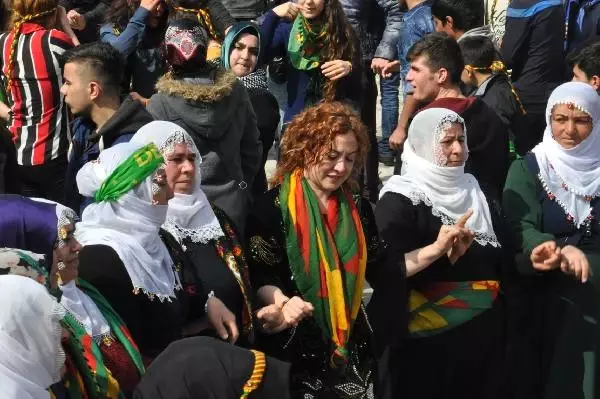Tatvan'da Nevruz Kutlaması (2)- Yeniden Tatvan'da Nevruz Kutlaması (2)- Yeniden