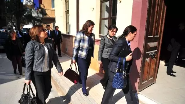 TBMM Komisyonu, Bursa'da Aile ve Boşanmaları İnceliyor TBMM Komisyonu, Bursa'da Aile ve Boşanmaları İnceliyor