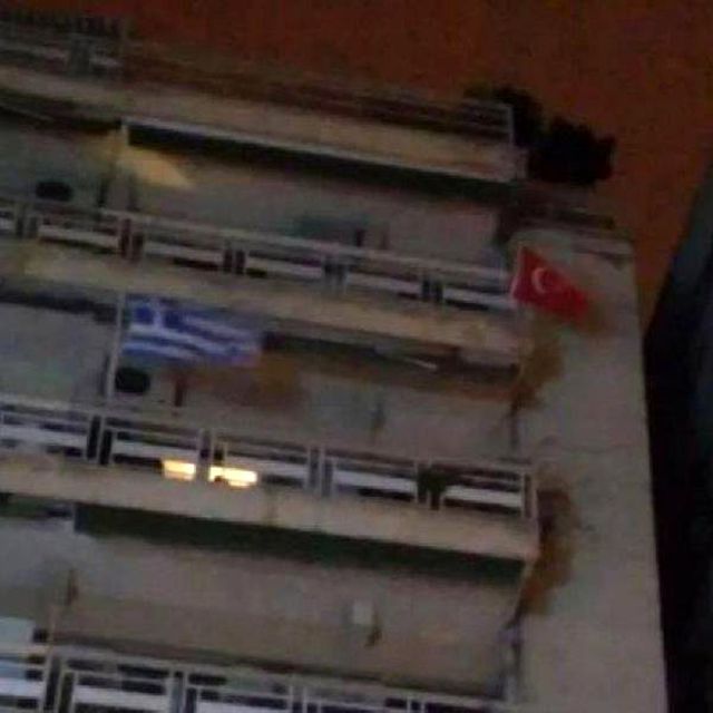 Yunanistan�da Türk Bayrağı Tepkisi Haber