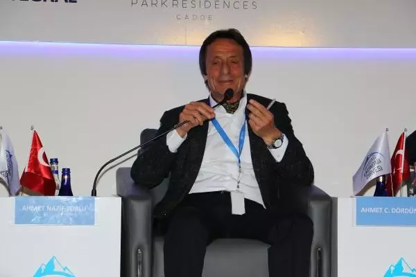 Fotoğraflı Bülten Dağıtımı) Uludağ Ekonomi Zirvesi - Sanayinin Geleceği ve Endüstri 4.0 Fotoğraflı Bülten Dağıtımı) Uludağ Ekonomi Zirvesi - Sanayinin Geleceği ve Endüstri 4.0