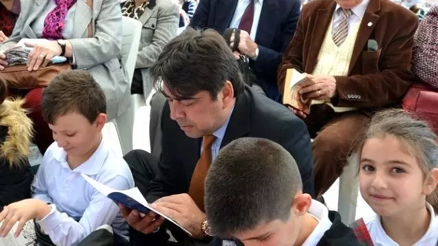 Foça�da Kitap Okuma Etkinliği Düzenlendi Haber