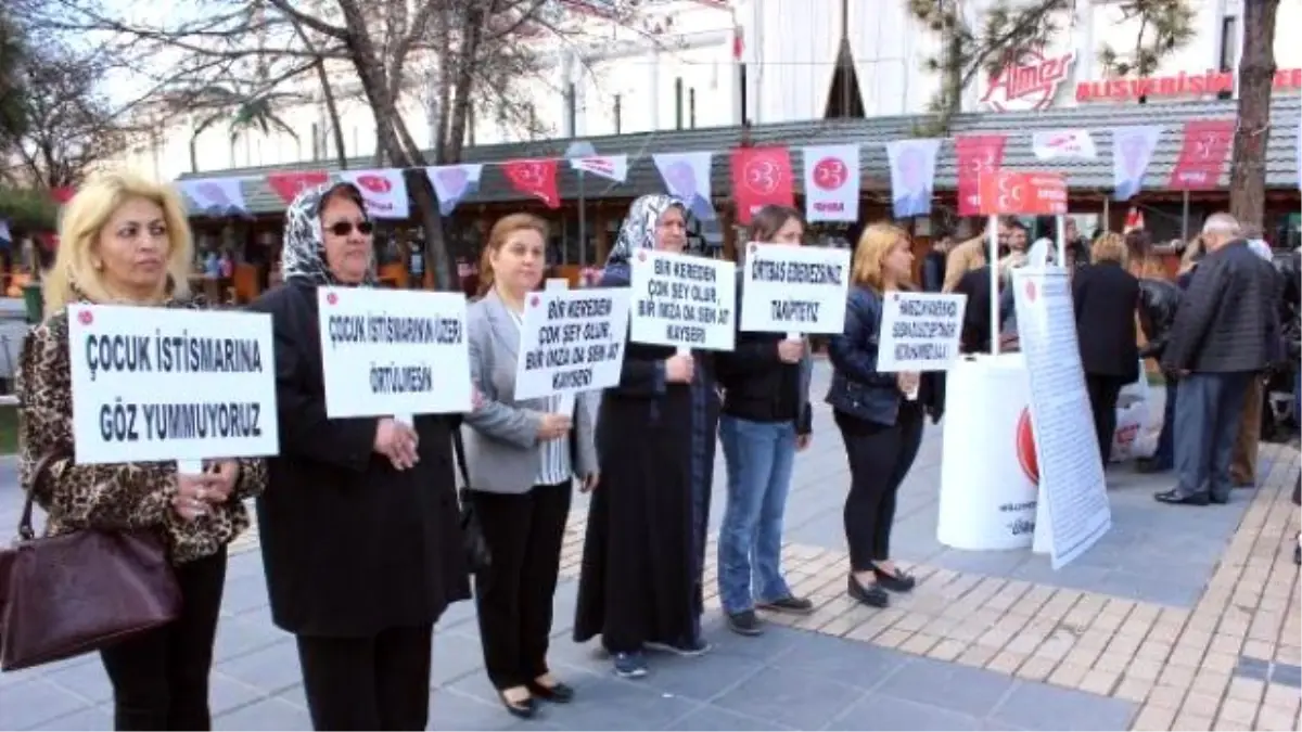 MHP'li Kadınlardan 'Bir Kereden Çok Şey Olur, Bir İmza da Sen At' Kampanyası