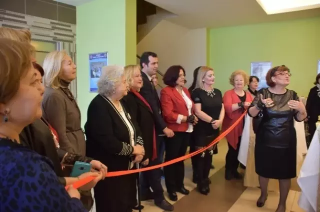 Özlem Özel El Sanatları Sergisi'nin Açılışı Yapıldı