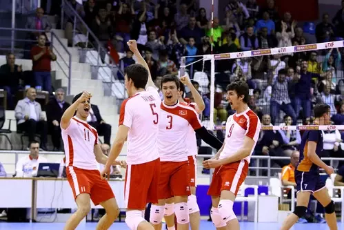 20 Yaş Altı Voleybolcular İkinci Maçlarını da Kazandı 20 Yaş Altı Voleybolcular İkinci Maçlarını da Kazandı