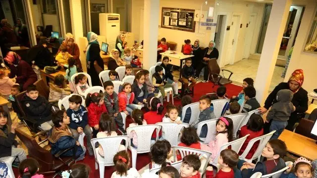 Uyku Saatinde Kütüphaneyle Tanıştılar Uyku Saatinde Kütüphaneyle Tanıştılar