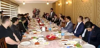 Tbmm Anayasa Uzlaşma Komisyonu: AK Parti Gençlik Kolları Genel Başkanı Ecertaş Açıklaması Tbmm Anayasa Uzlaşma Komisyonu: AK Parti Gençlik Kolları Genel Başkanı Ecertaş Açıklaması