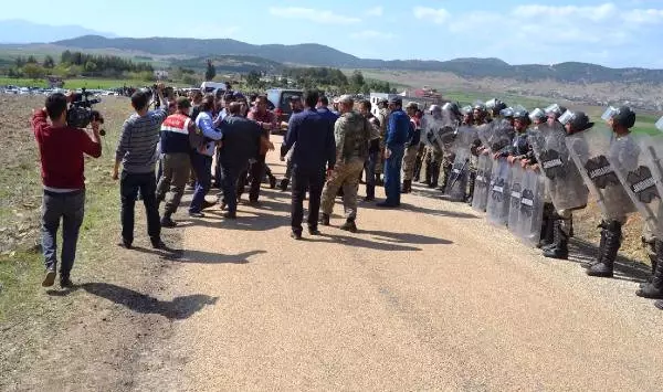 Kahramanmaraş'ta Konteyner Tepkisi Sürüyor (2) Kahramanmaraş'ta Konteyner Tepkisi Sürüyor (2)