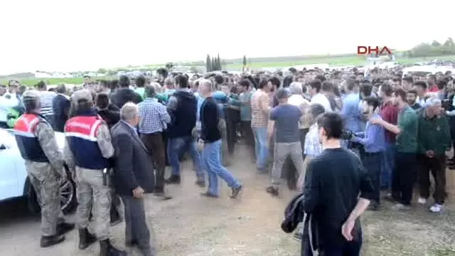 Kahramanmaraş'ta Suriyeliler İçin Kurulacak Konteyner Kente Vatandaşlardan Tepki Kahramanmaraş'ta Suriyeliler İçin Kurulacak Konteyner Kente Vatandaşlardan Tepki