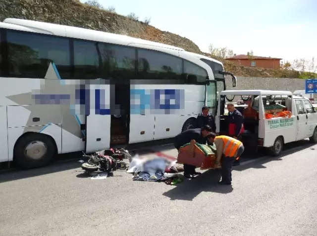 Yolcu Otobüsü Elektrikli Bisiklete Çarptı: 1 Ölü, 1 Yaralı Yolcu Otobüsü Elektrikli Bisiklete Çarptı: 1 Ölü, 1 Yaralı