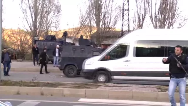 Zırhlı Araç Devrildi: 2 Polis Yaralı
