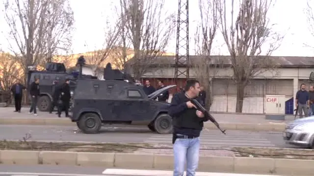 Zırhlı Araç Devrildi: 2 Polis Yaralı
