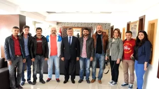 Medya Mensupları Başkan Akdoğan'ı Ziyaret Etti Medya Mensupları Başkan Akdoğan'ı Ziyaret Etti