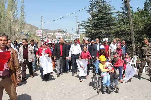 Maden İşçileri, Yerin 1200 Metre Altında Açlık Grevinde