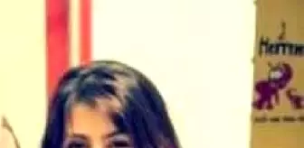 Zeynep Özdemir: Eski Eşi Tarafından Bıçaklanan Zeynep Özdemir Yaşam Mücadelesini Kaybetti Zeynep Özdemir: Eski Eşi Tarafından Bıçaklanan Zeynep Özdemir Yaşam Mücadelesini Kaybetti