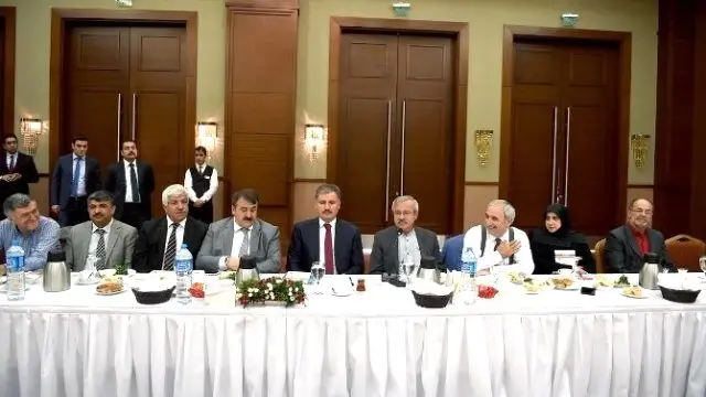 44 Yazar ve Şair, Çocuklar İçin Malatya'da Buluştu 44 Yazar ve Şair, Çocuklar İçin Malatya'da Buluştu