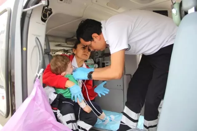 Ambulans Helikopter 20 Aylık Bebek İçin Havalandı Ambulans Helikopter 20 Aylık Bebek İçin Havalandı