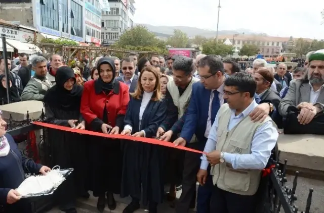 İhh'dan Yetimler İçin Kermes İhh'dan Yetimler İçin Kermes