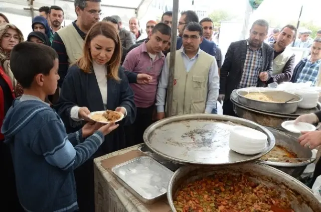 İhh'dan Yetimler İçin Kermes İhh'dan Yetimler İçin Kermes