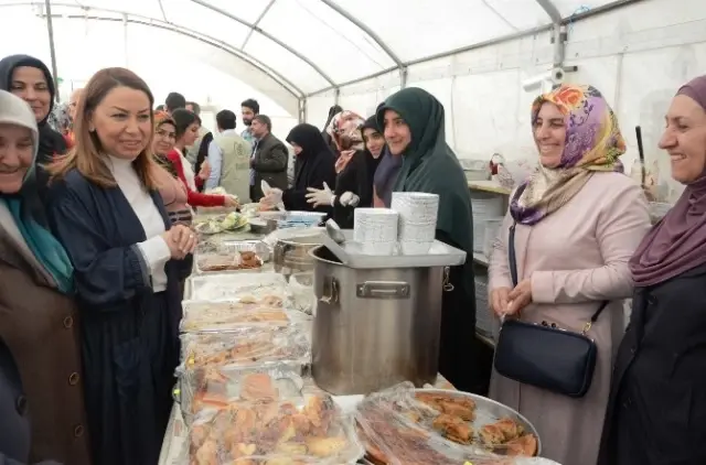 İhh'dan Yetimler İçin Kermes İhh'dan Yetimler İçin Kermes