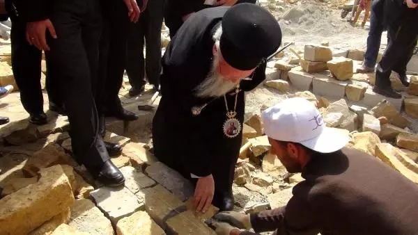 İmece Yola Bir Taş da Bartholomeos'tan