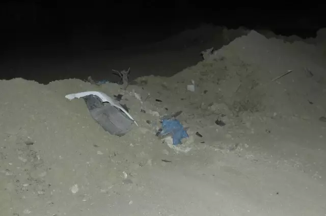 Otomobil Kum Öbeğine Çakıldı: 4 Yaralı Otomobil Kum Öbeğine Çakıldı: 4 Yaralı