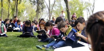 Lale Festivali'nde Kitap Okudular