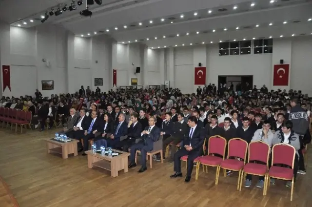 Muş ve Osmaniye Valileri Öğrencilere Tecrübelerini Anlattı Muş ve Osmaniye Valileri Öğrencilere Tecrübelerini Anlattı