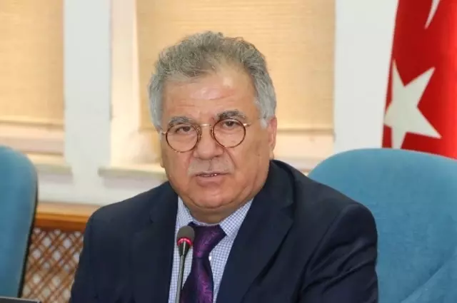 Saü Öğretim Üyesi Prof.dr. Musa Akoğlu'na 'Yılın Hekimi' Ödülü Verildi Saü Öğretim Üyesi Prof.dr. Musa Akoğlu'na 'Yılın Hekimi' Ödülü Verildi