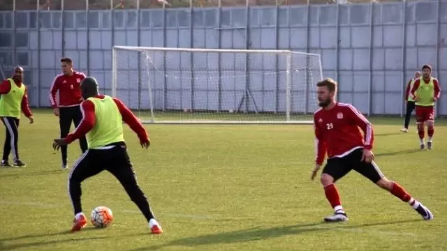 Medicana Sivasspor, Beşiktaş Maçı Hazırlıklarını Sürdürdü Medicana Sivasspor, Beşiktaş Maçı Hazırlıklarını Sürdürdü