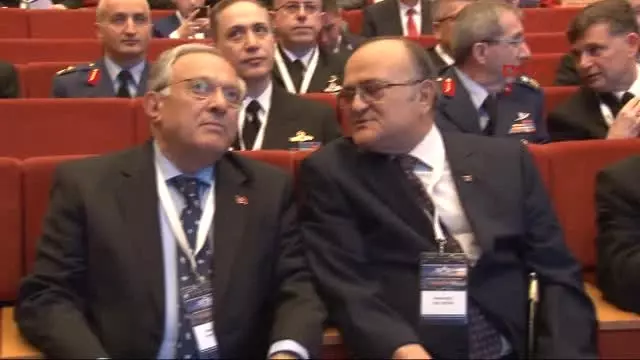 Deniz Kuvvetleri Komutanı Bostanoğlu: Çeşitli Sıkıntılar Çıkarmasına Rağmen İşbirliği Yürütmeye...