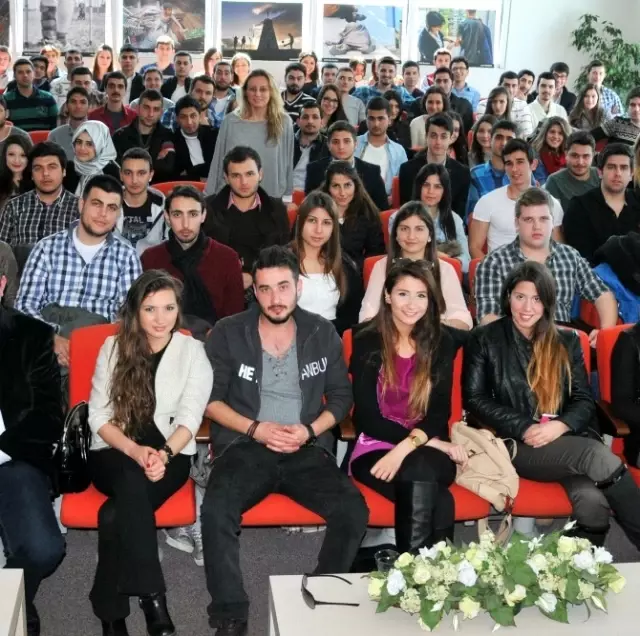 Egiad'da 150 Bin Genç Beyinle Kemeraltı'na Yeni Bakış Egiad'da 150 Bin Genç Beyinle Kemeraltı'na Yeni Bakış