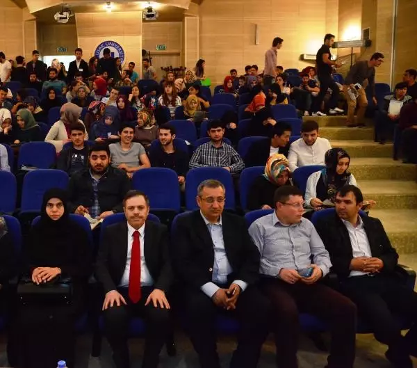 Uşak Üniversitesi'nde 28 Şubat Konferansı