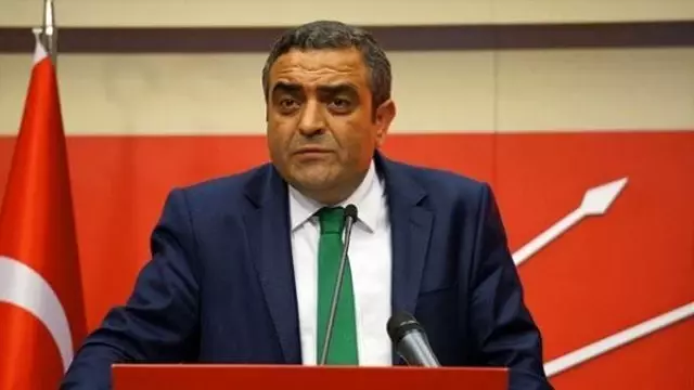 CHP'de İsyan Bayrağı Açıldı! AK Parti'nin Teklifi Partiyi Karıştırdı CHP'de İsyan Bayrağı Açıldı! AK Parti'nin Teklifi Partiyi Karıştırdı
