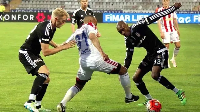 Beşiktaş, Deplasmanda Sivasspor'u 2-1 Yendi Beşiktaş, Deplasmanda Sivasspor'u 2-1 Yendi