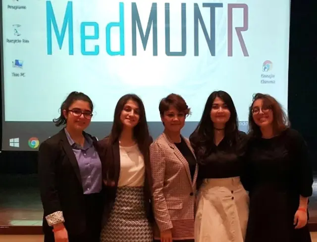 BM Konferansından Gaziantepli Öğrencilere İki Ödül BM Konferansından Gaziantepli Öğrencilere İki Ödül