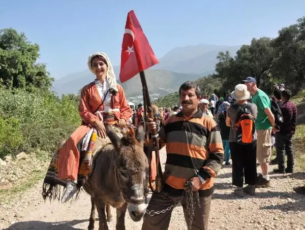 Antik Su Yolunda Yörük Göçünü Canlandırdılar
