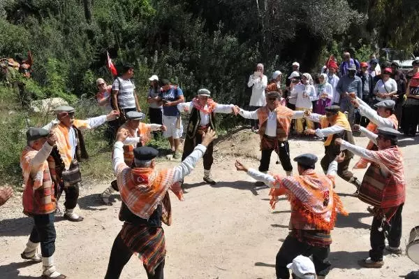Antik Su Yolunda Yörük Göçünü Canlandırdılar