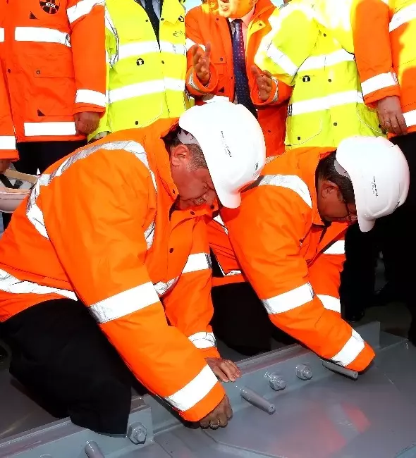 Körfez'de Tarihi Gün... Dünyanın 4.büyük Köprüsü'ne Osmangazi Köprüsü İsmi Verildi