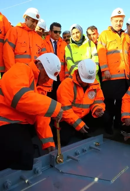 Körfez'de Tarihi Gün... Dünyanın 4.büyük Köprüsü'ne Osmangazi Köprüsü İsmi Verildi