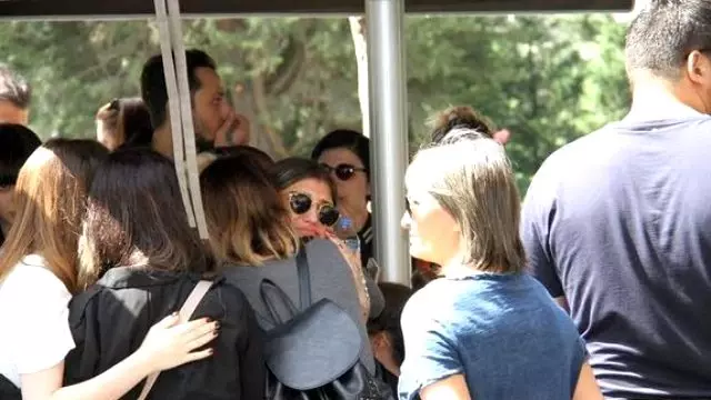 Cem Yılmaz, Attila Özdemiroğlu'nun Cenazesinde Kıs Kıs Güldü